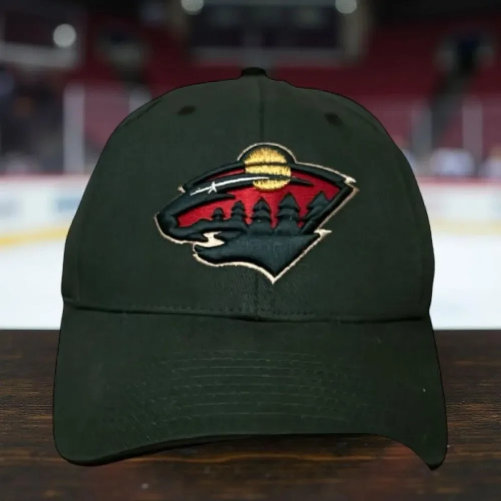 NWOT MINNESOTA WILD Fan Favorite Embroidered Logo Adjustable Back Hat